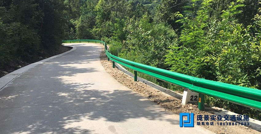 农村公路草莓视频深夜.jpg